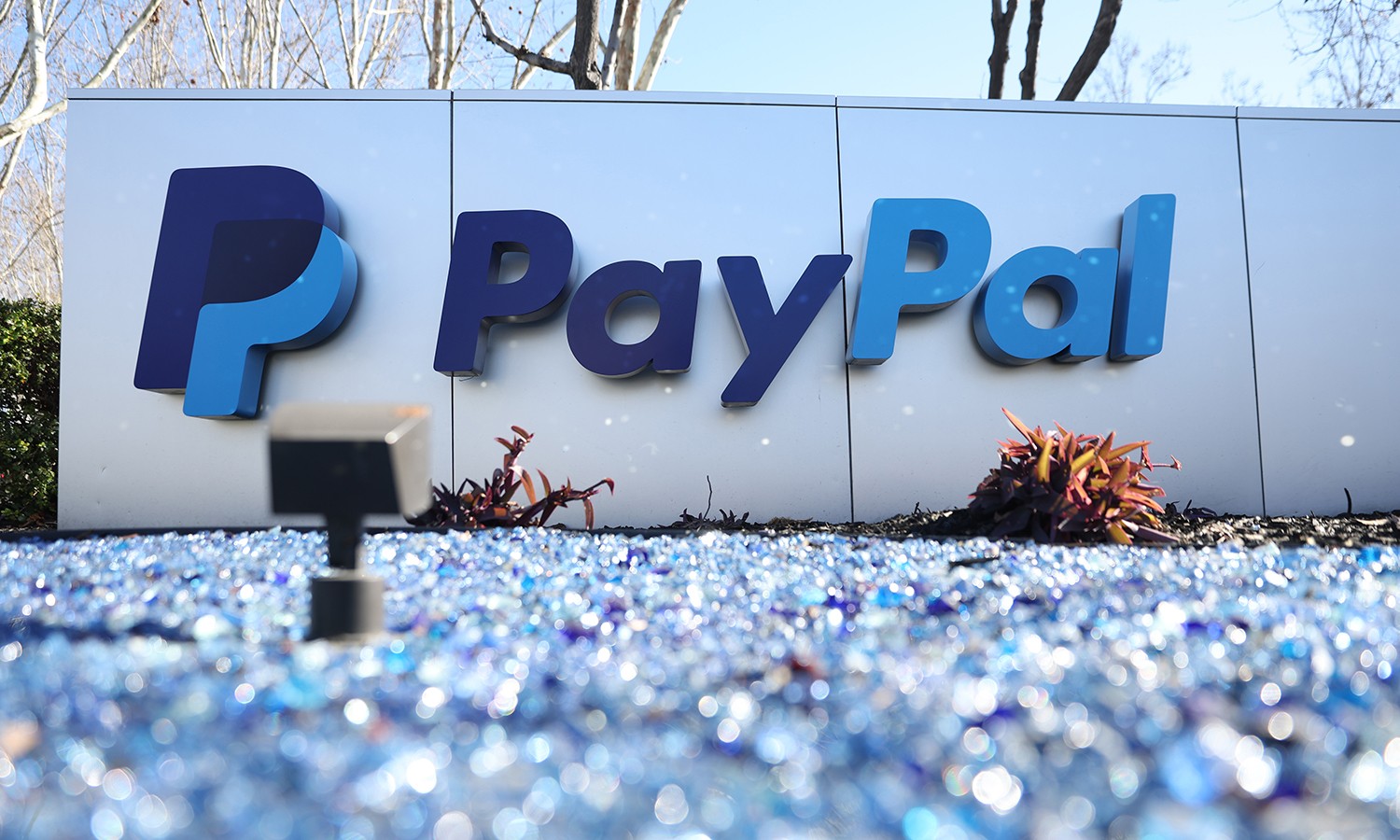 Hackers use PayPal accounts to spoof popular brands, create fake invoices | SC Media